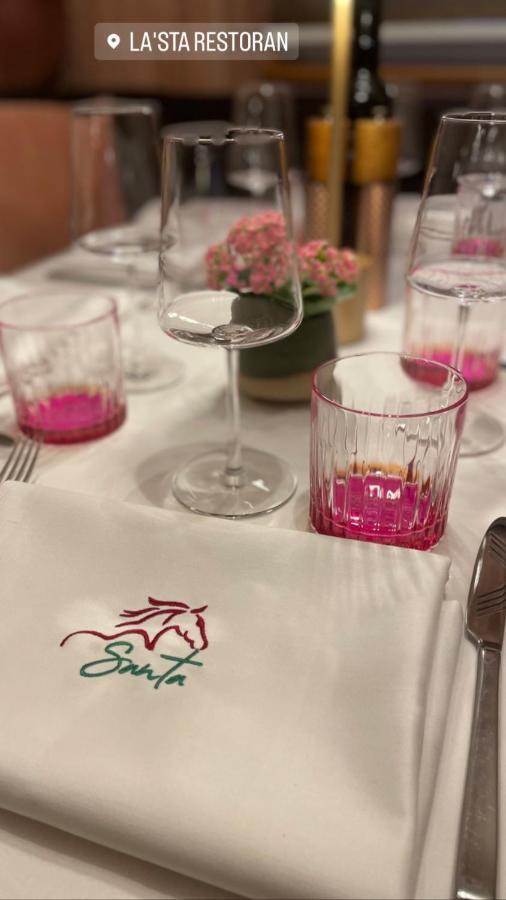 Santa Villa & Restaurant Sremska Mitrovica Zewnętrze zdjęcie