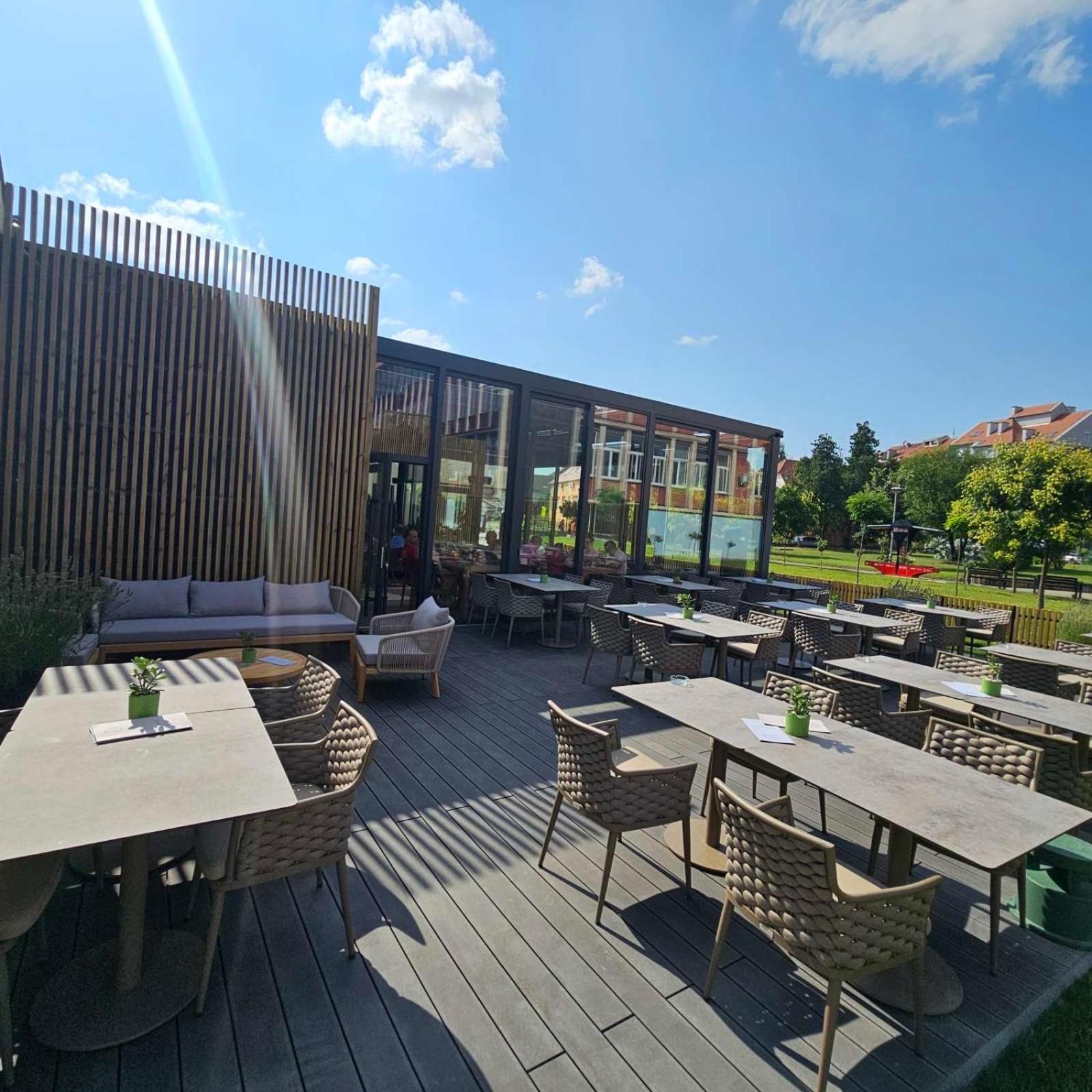 Santa Villa & Restaurant Sremska Mitrovica Zewnętrze zdjęcie